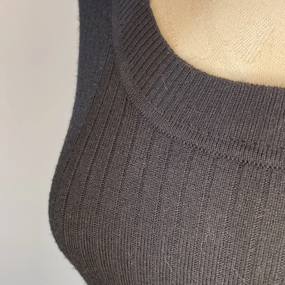 Free with a Bundle - Merona black ribbed scoopneck sweater Size Medium - Picture 4 of 13